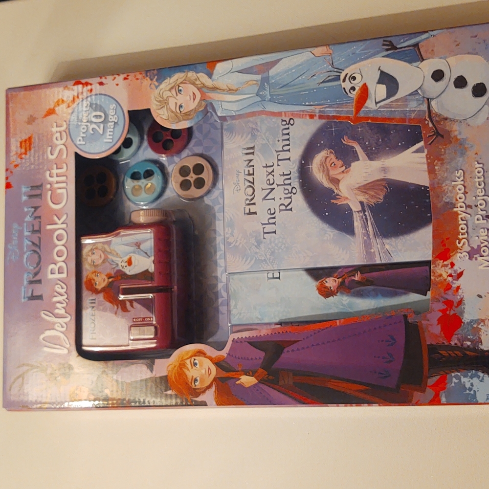 Disney Frozen II Deluxe Book Gift Set. NIB.